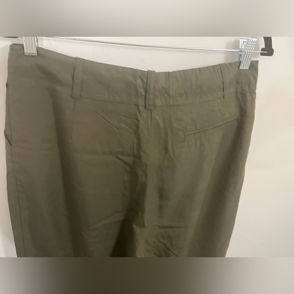 NWOT Dex Olive Army Green Crop Capri Pants MEDIUM Loose Fit - Picture 6 of 8